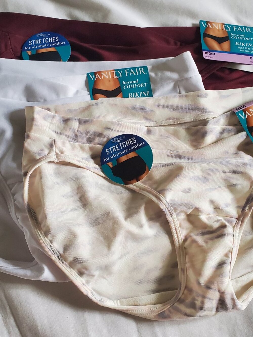 3 pair of Vanity Fair bikini panties sz 6M
